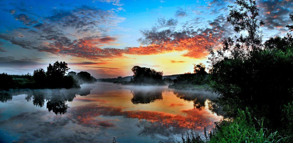 Рассвет на  реке.