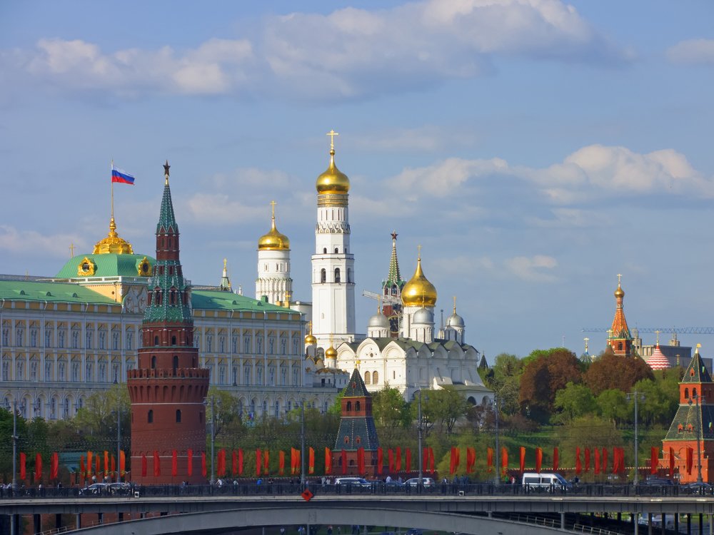 Вид на Кремль с Патриаршего моста. Москва
