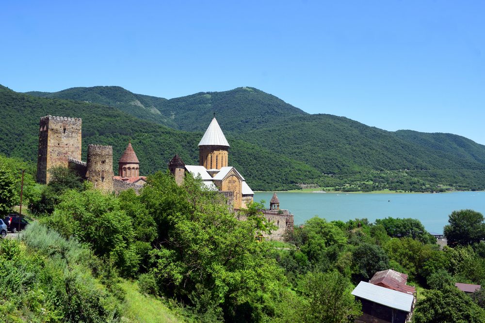 Замок Ананури
