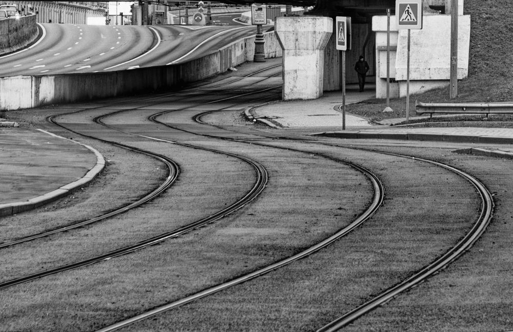 Параллельные непересекающиеся. Пути и дороги.