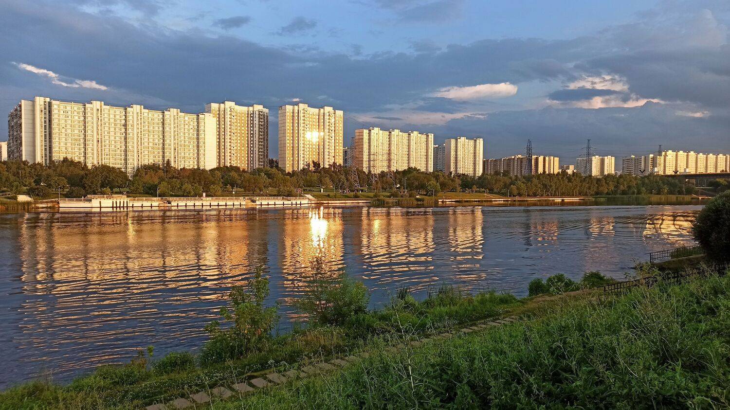 Золотой час