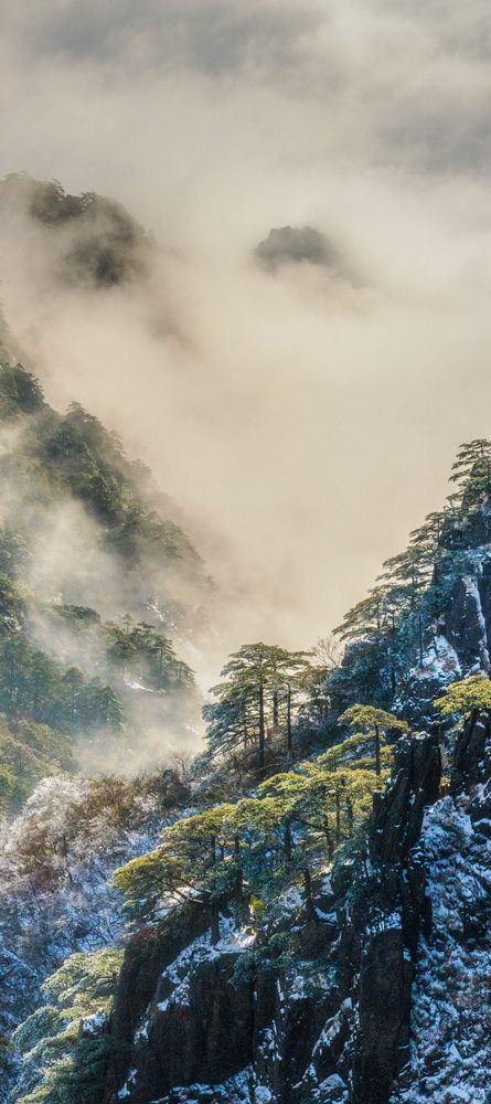 Photograph by Luo Aijun