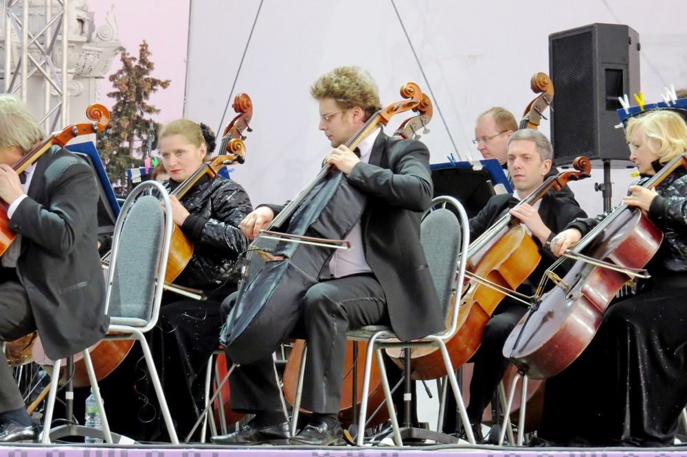 Музыканты симфонического оркестра