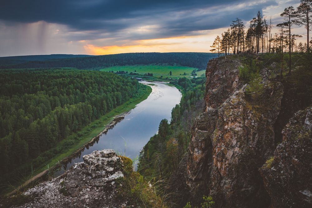 Чусовая в ожидании дождя. Последний день июля.