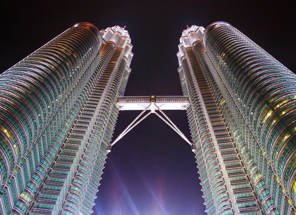 Мост башен Петронас в Куала-Лумпуре. Малайзия.
