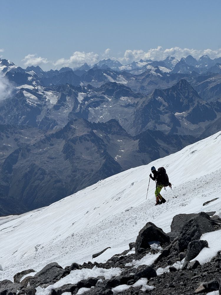 Одиночество над облаками
