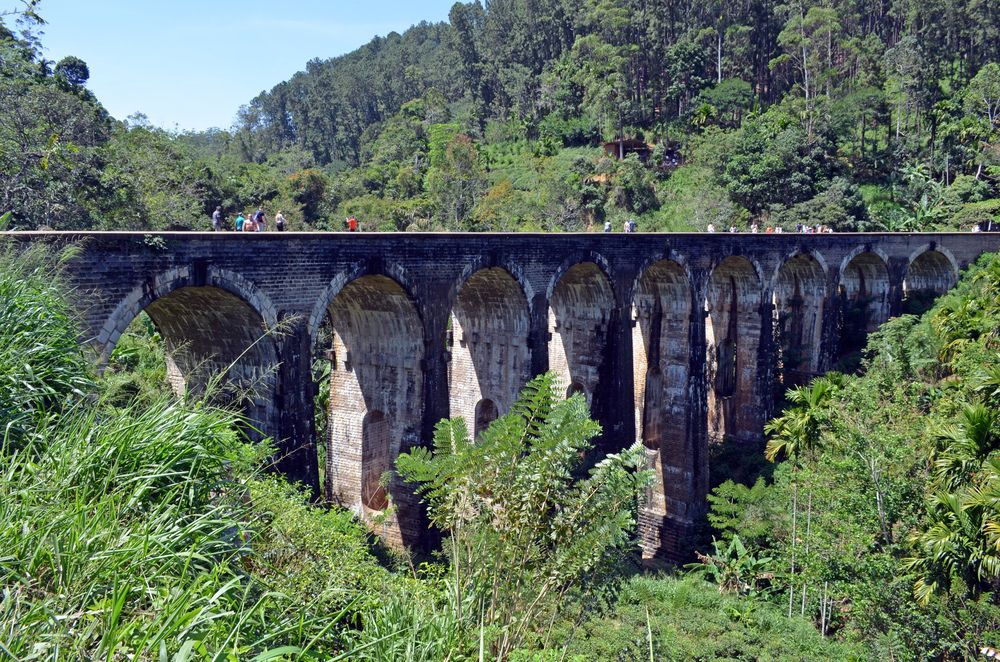 Девятиарочный мост на Шри-Ланке