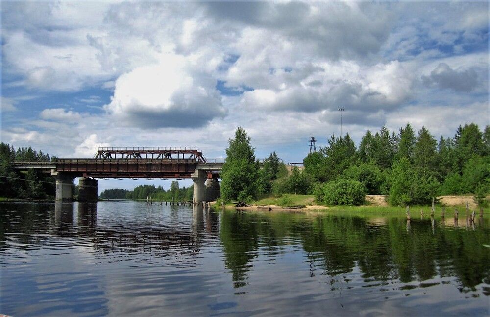 На реке