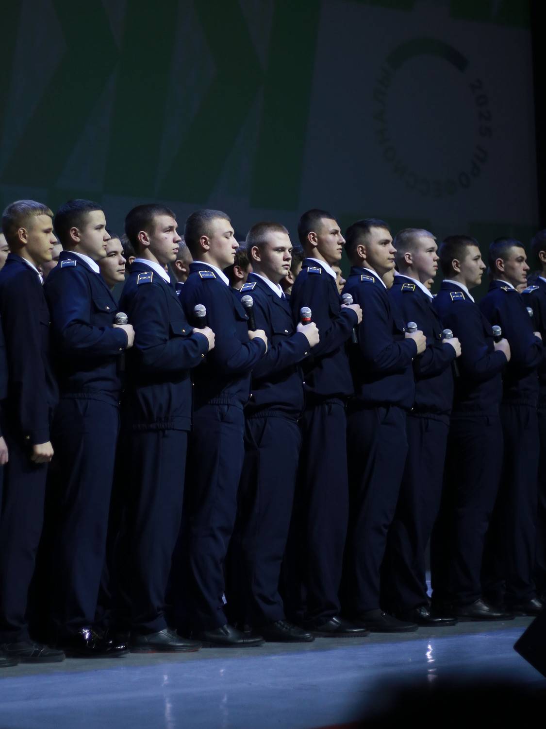 Молодость в строю