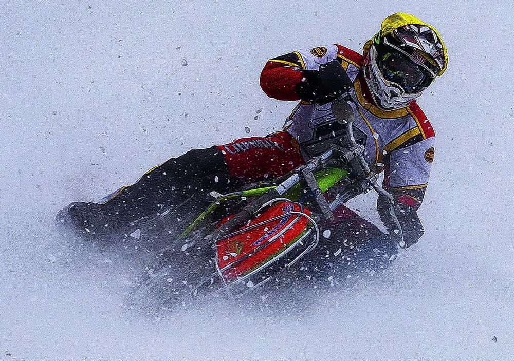 По ледовому кольцу