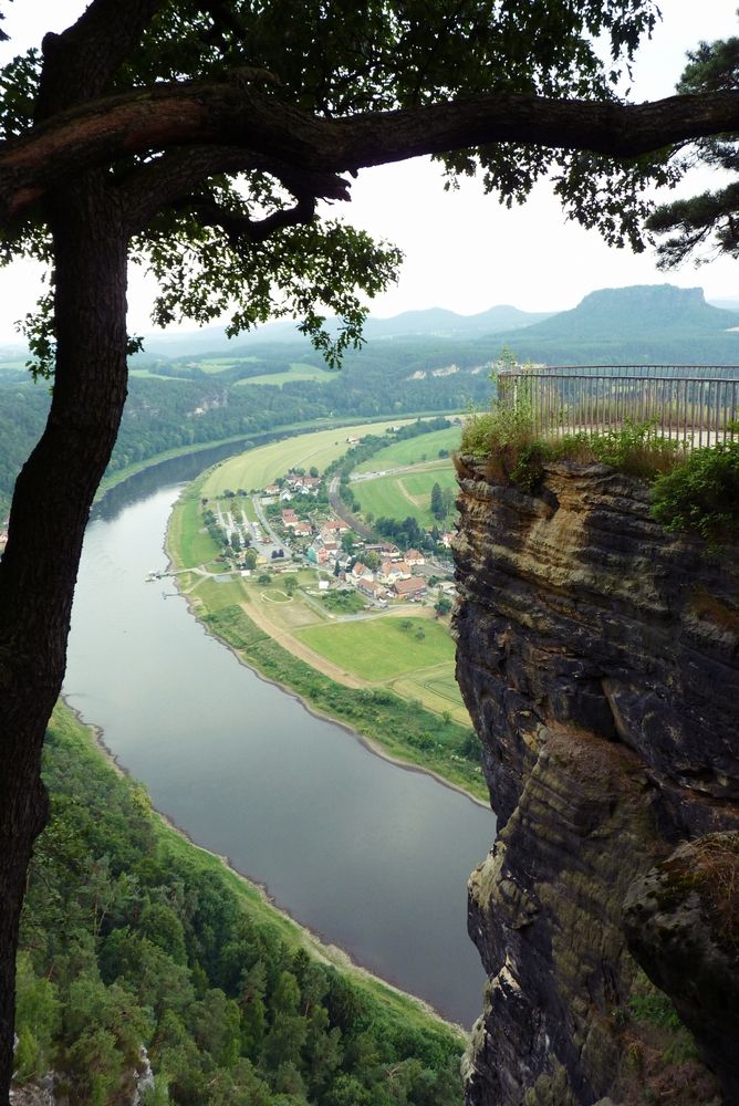 Над обрывом