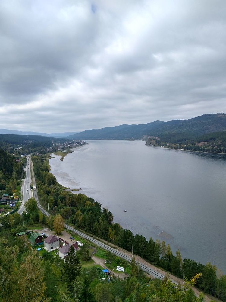г. Дивногорск на берегу Енисея.