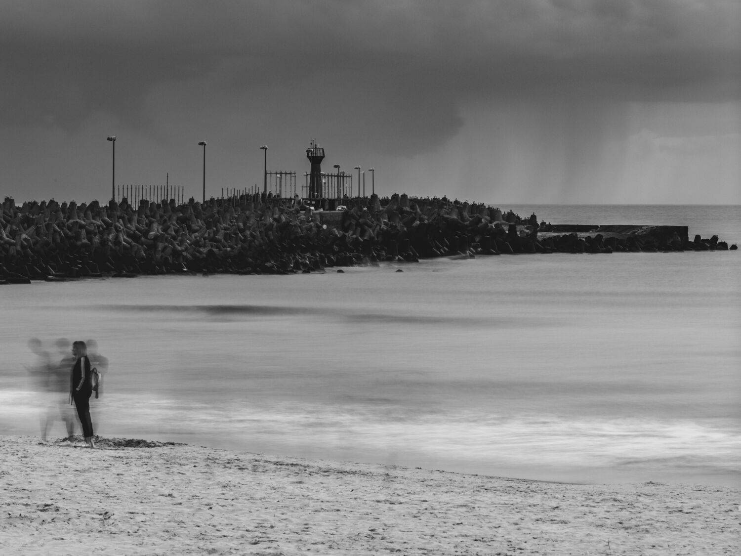 Deszczowa chmura nad Bałtykiem