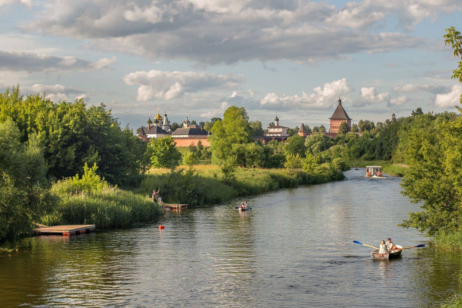 Летняя жизнь на реке Каменка