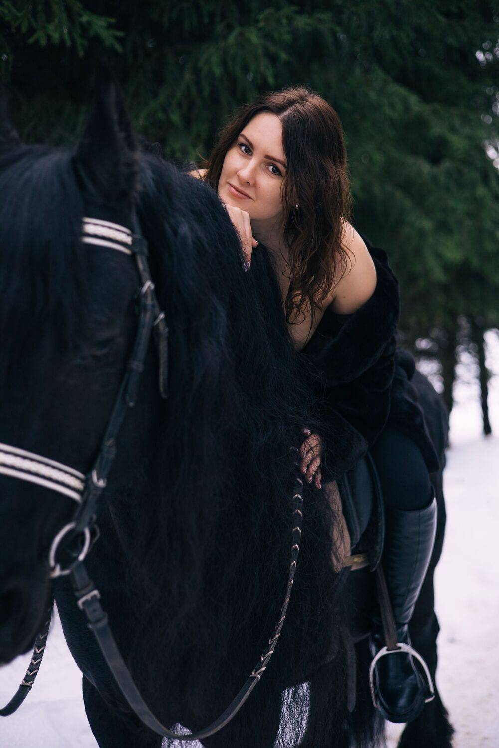 девушка и Вест