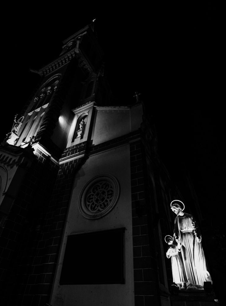 Look into the darkness