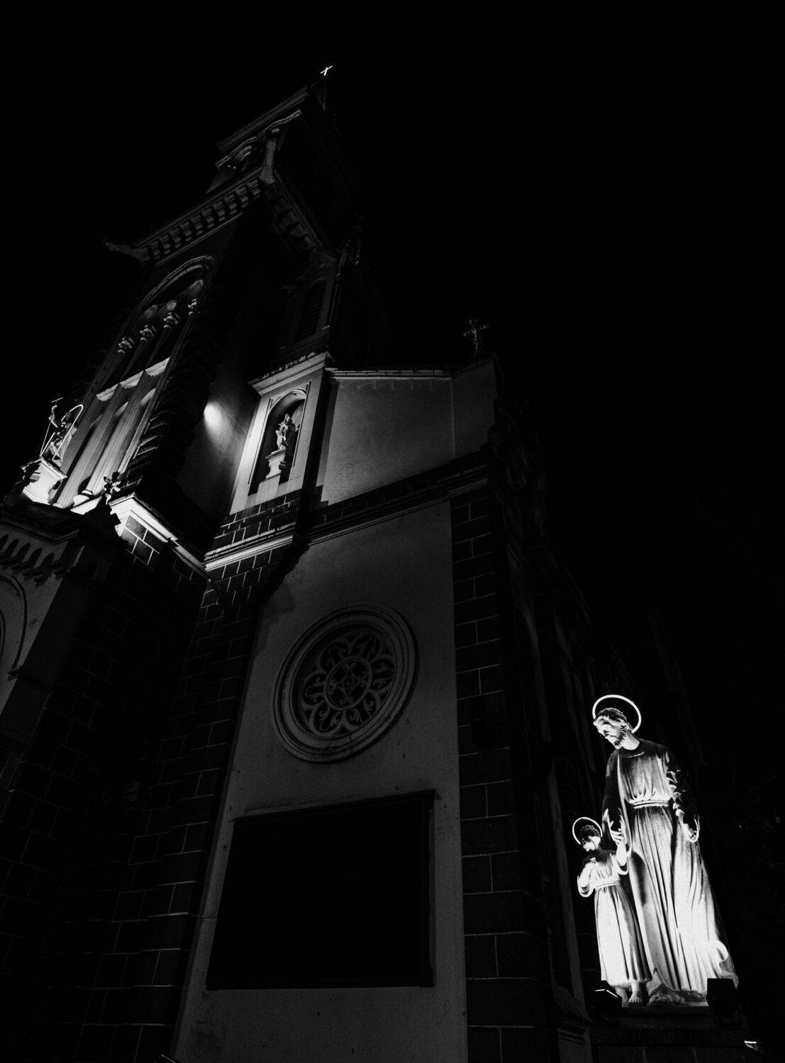 Look into the darkness