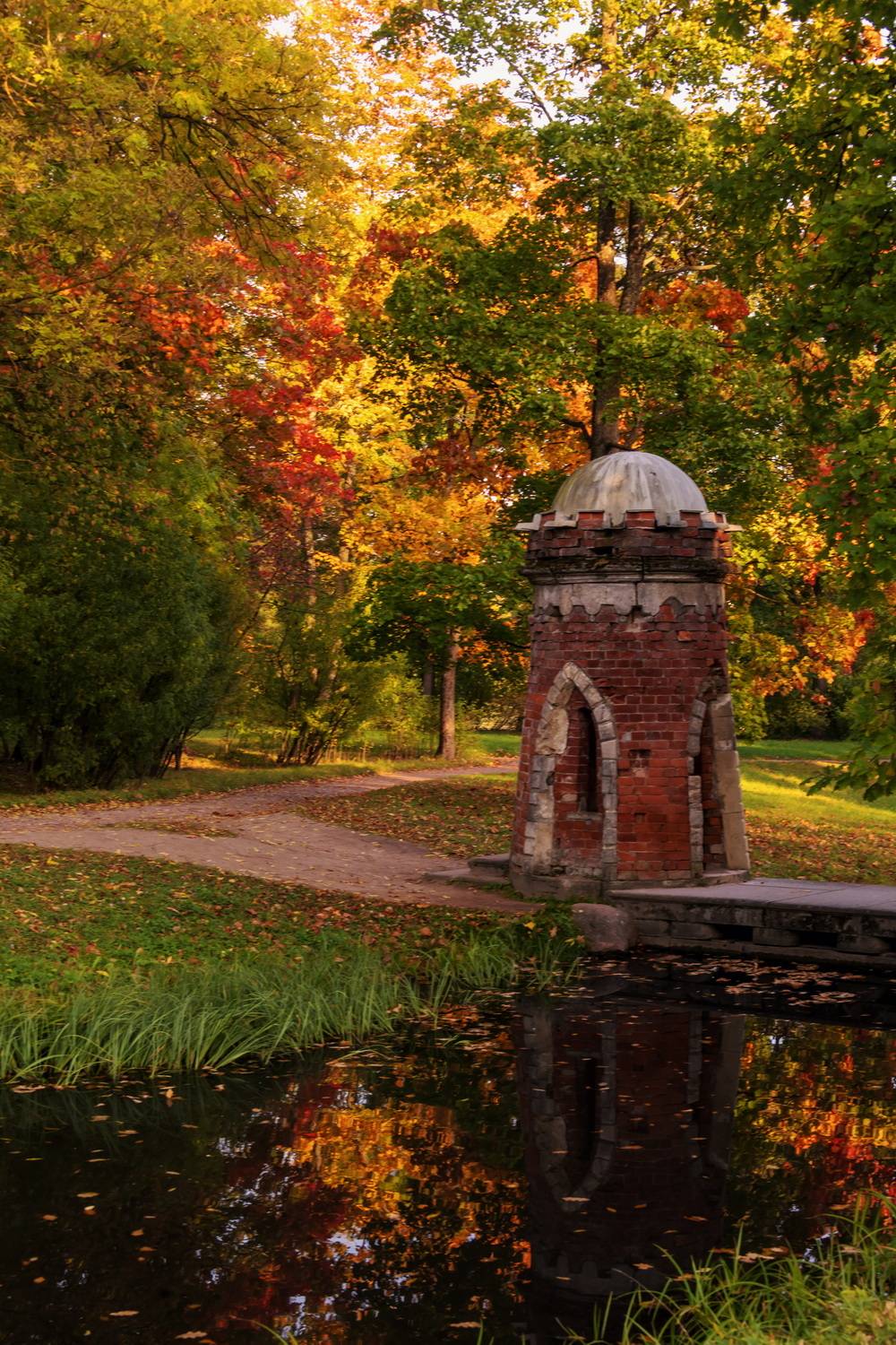 Красна девица в золотых хоромах