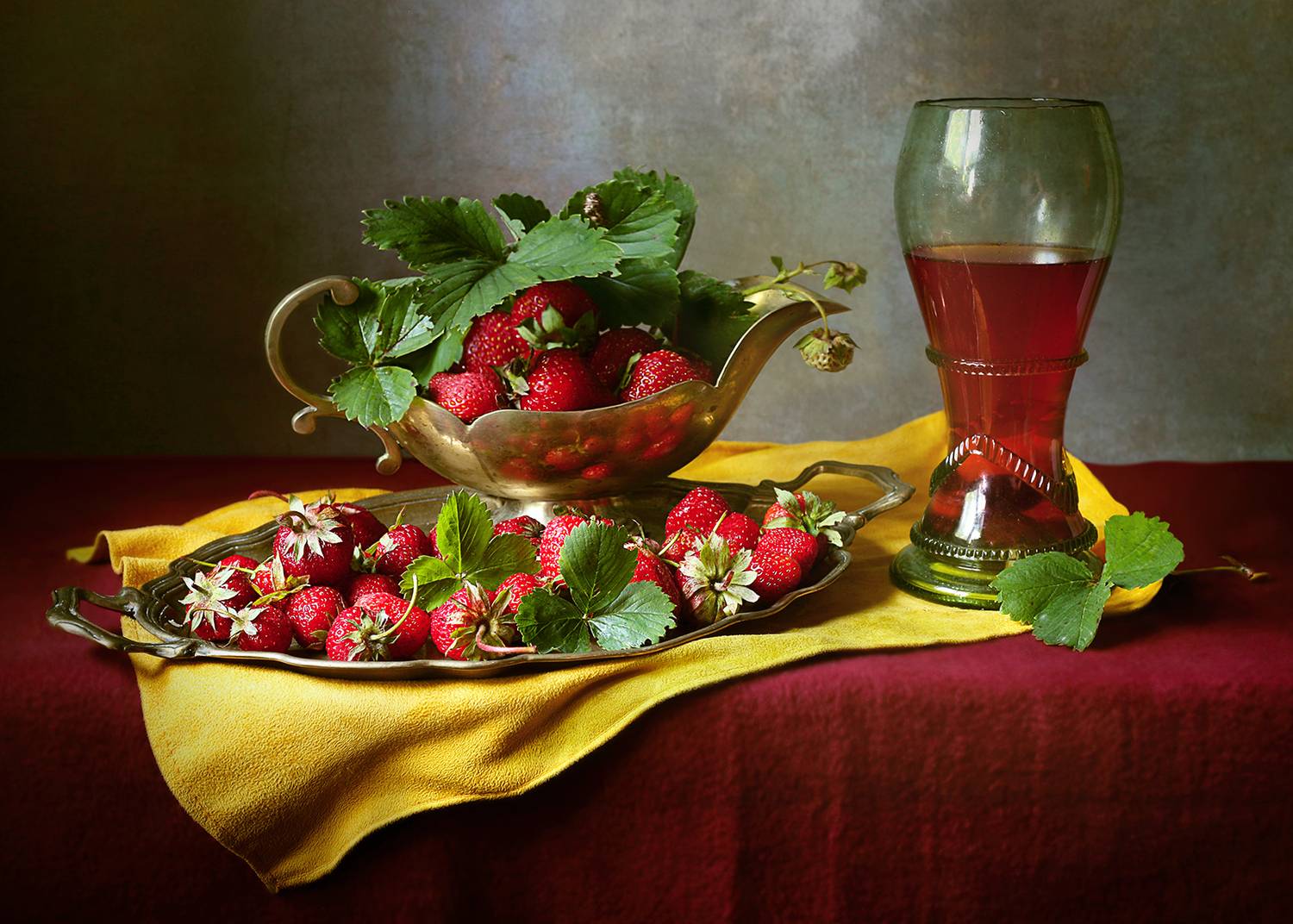 Клубничный натюрморт