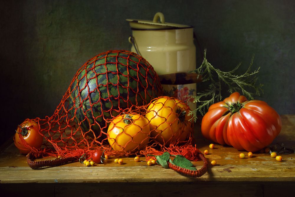 Помидорно-рыночный натюрморт