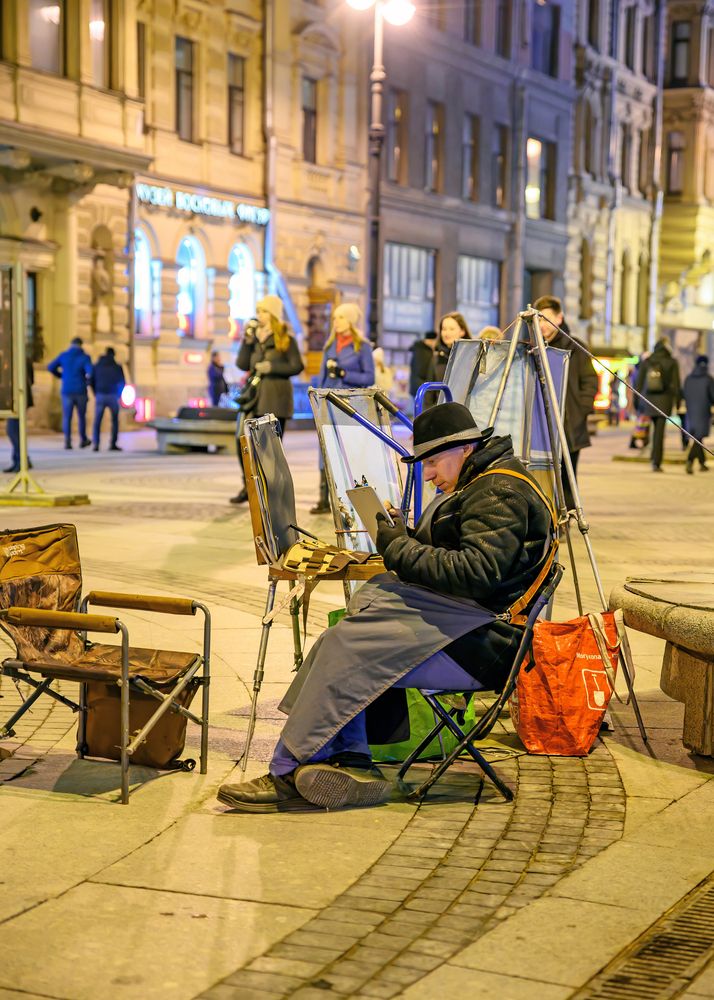 Фотография автора Дмитрий Челозерцев