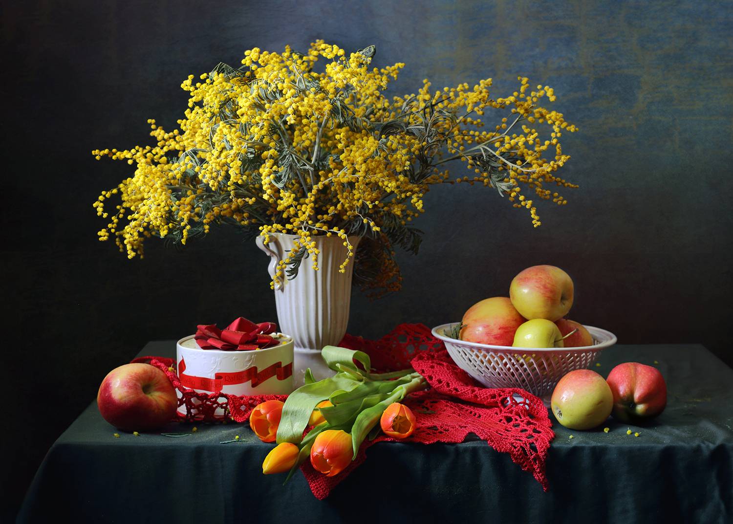 Весенне-праздничный натюрморт