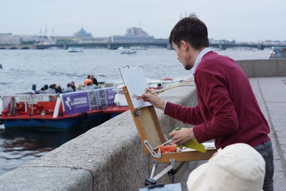 Художник на наережной