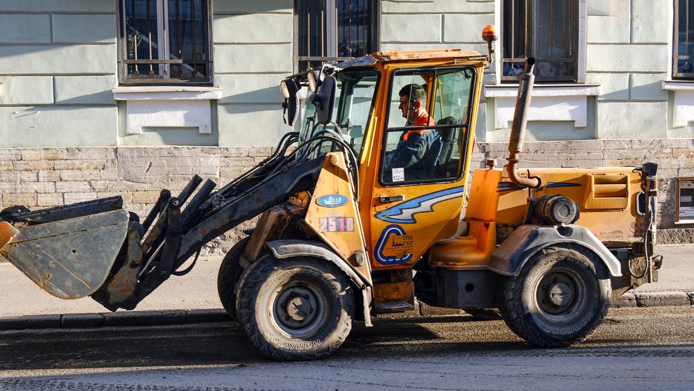 Управление экскаватором.