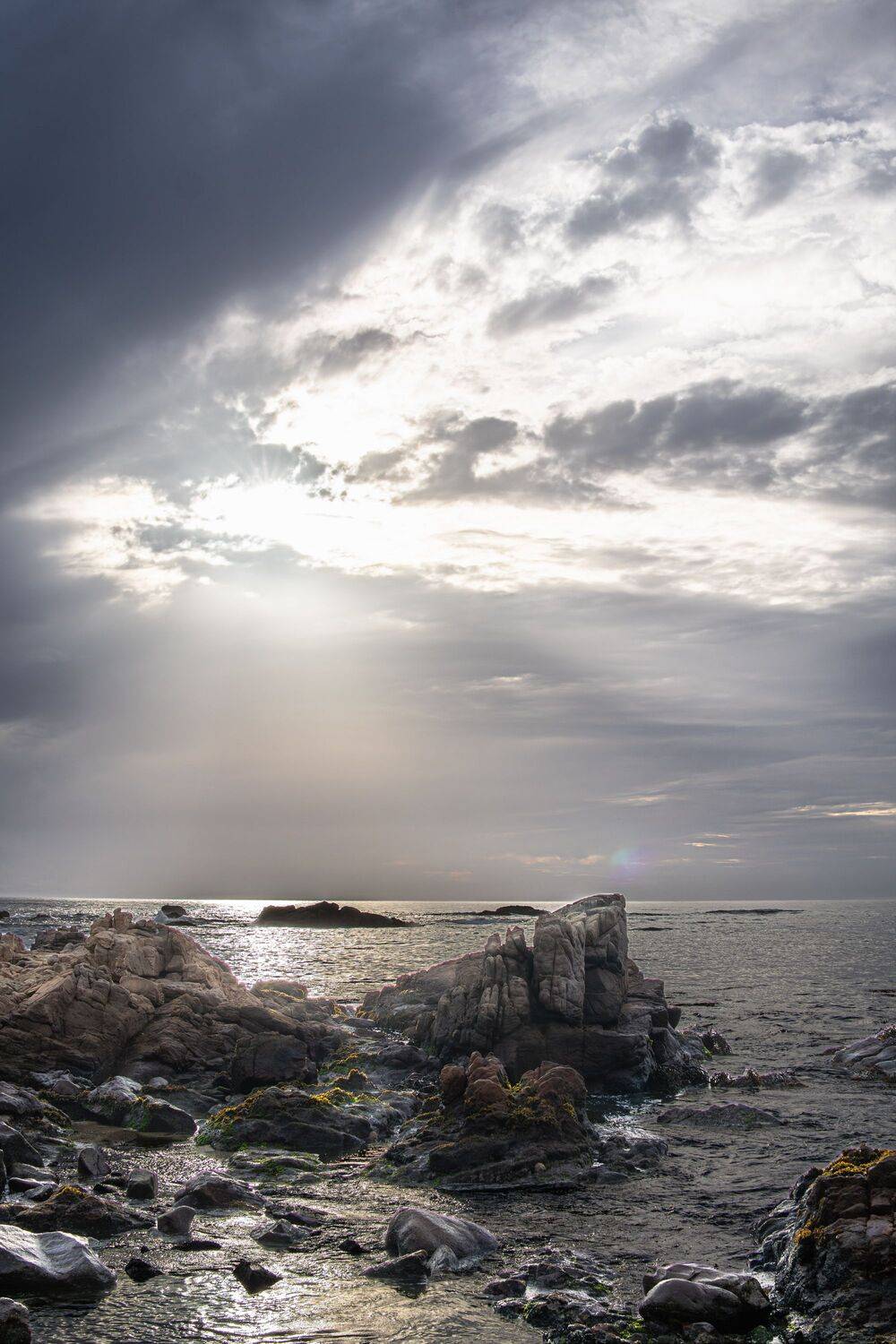 Свет сквозь океан .“Light Through the Ocean”