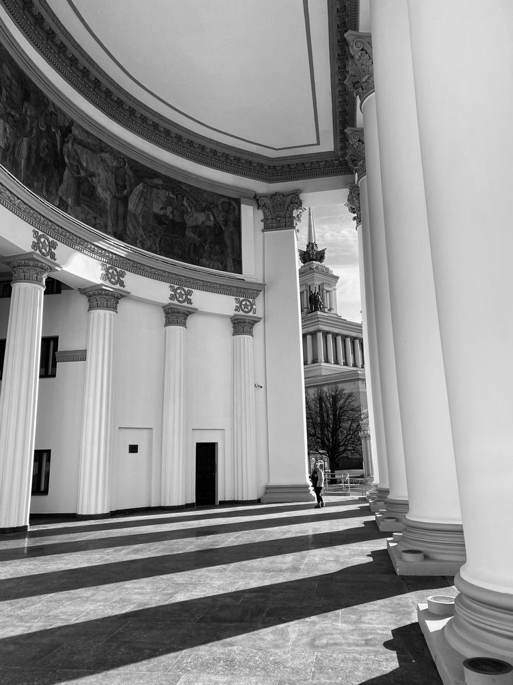 Тени ВДНХ, Москва