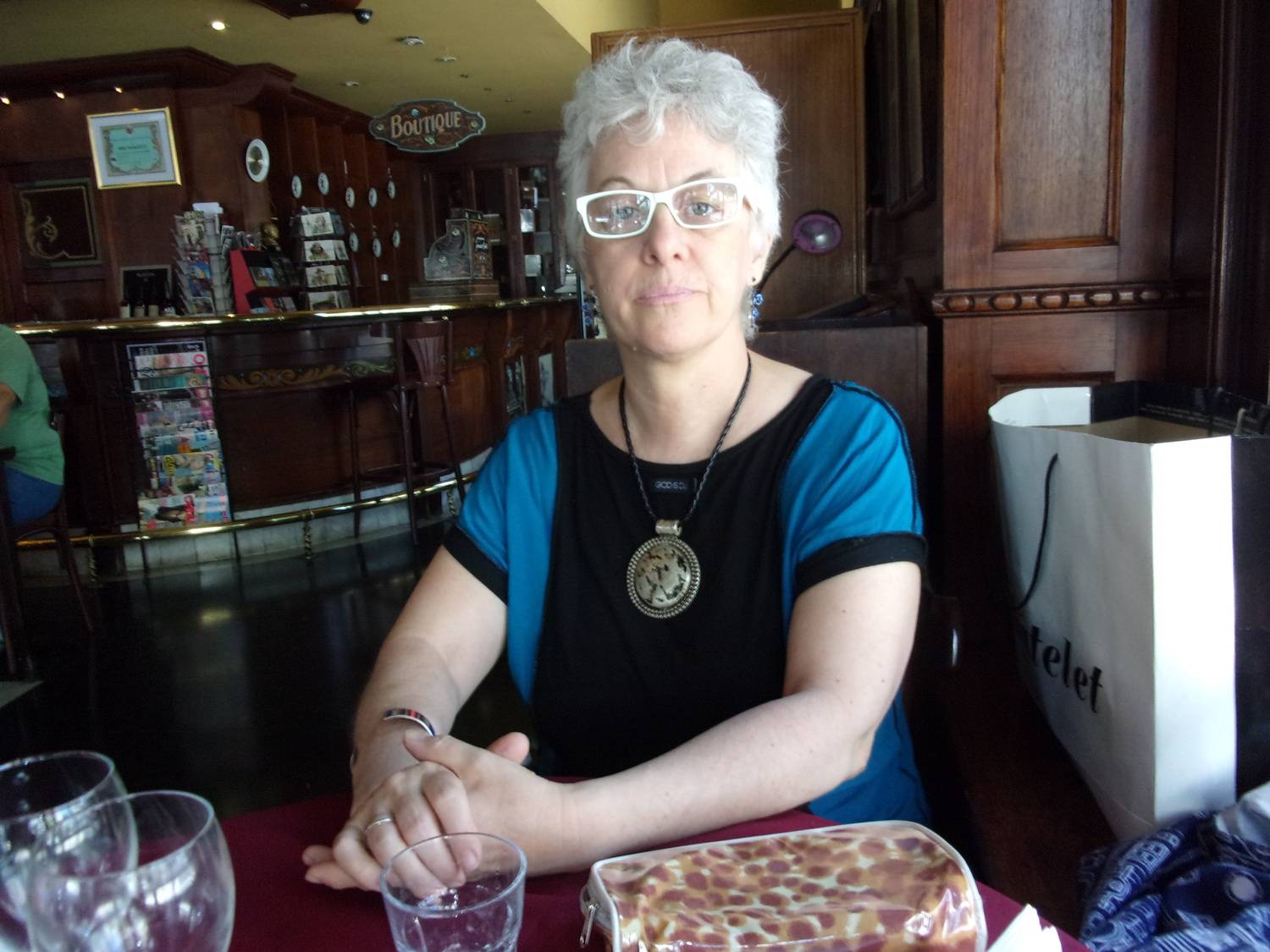 En café , momento de introspección. En café , momento de introspección.