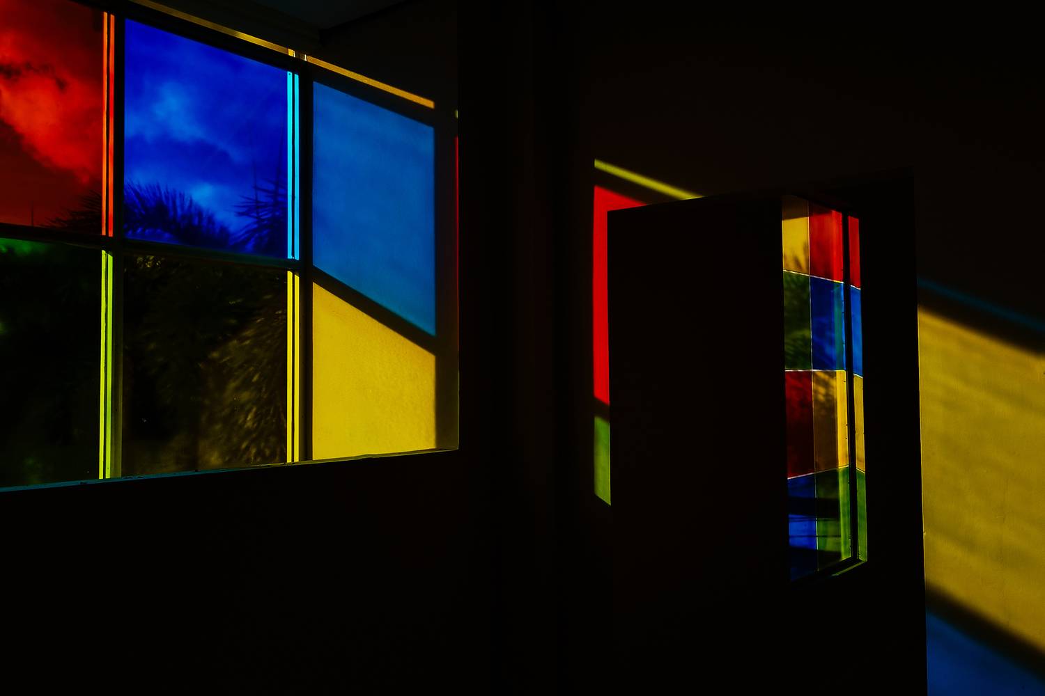 Warna dan Cahaya