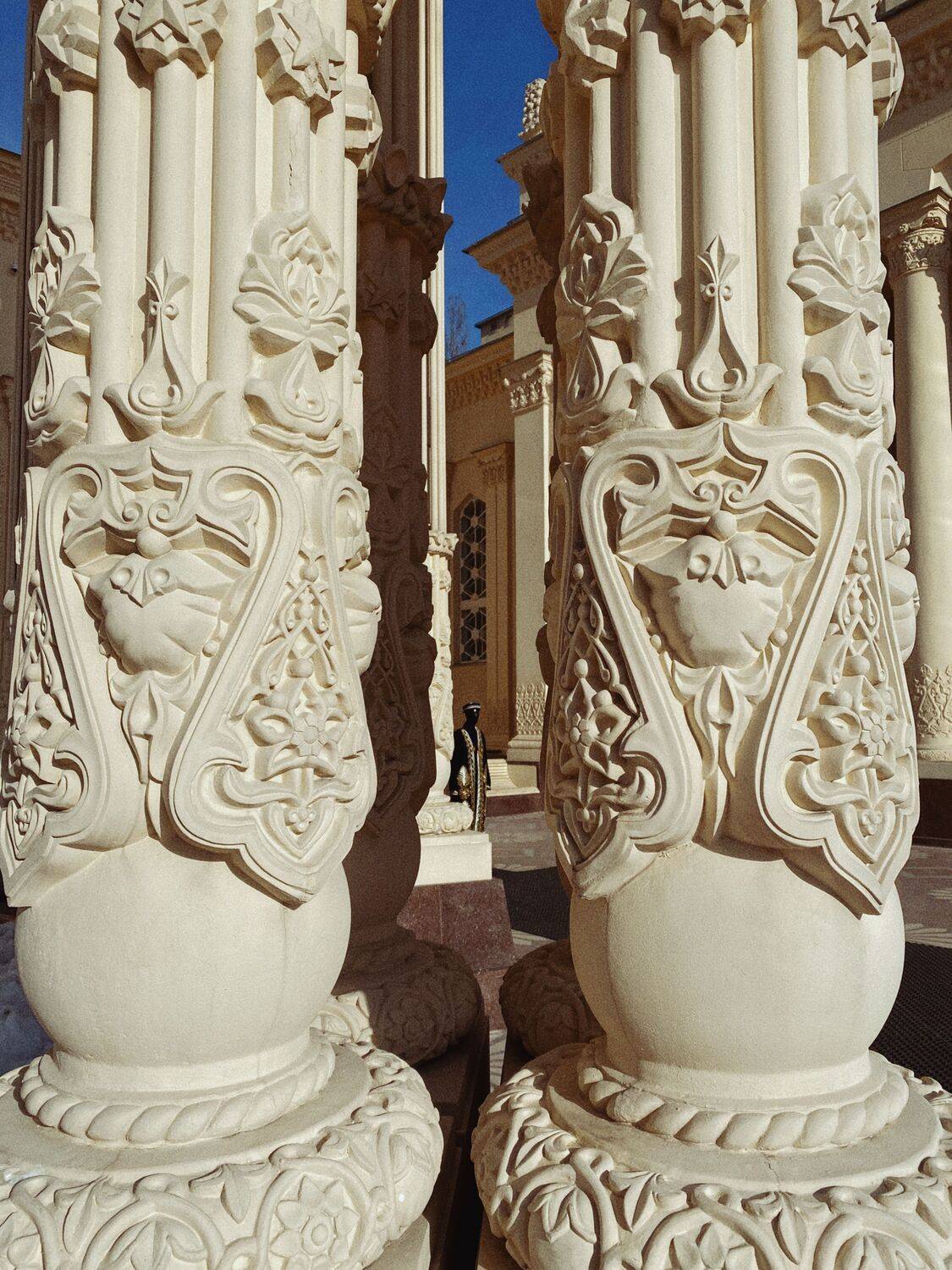 Резные колонны