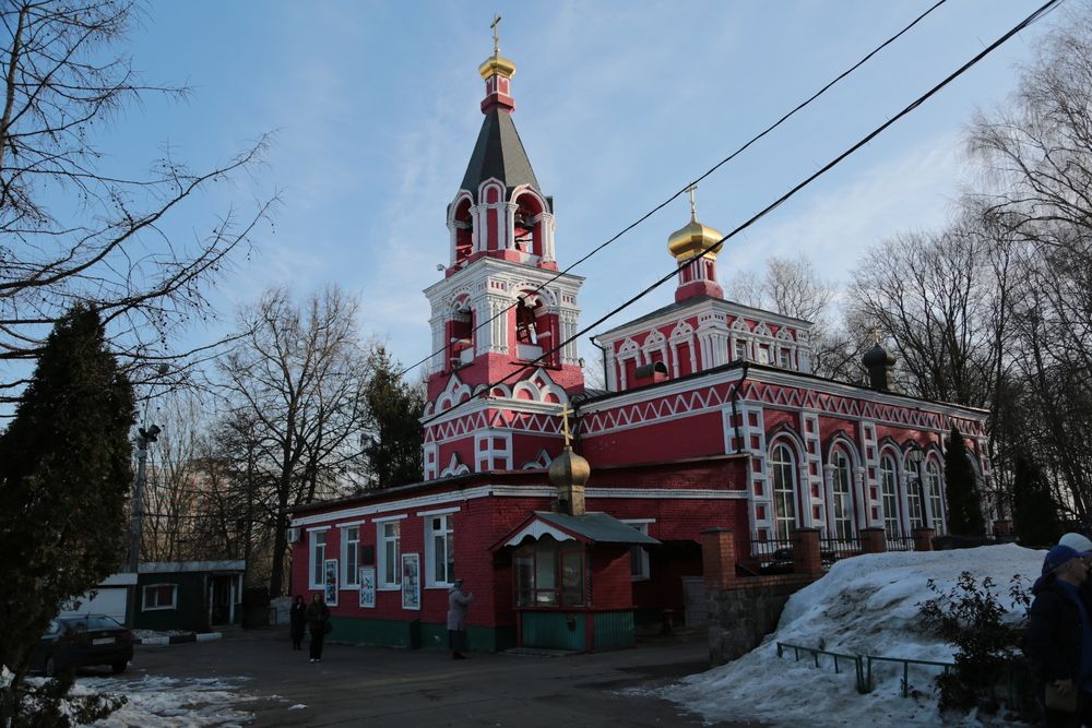 Храм Параскевы Пятницы, последний снег. .