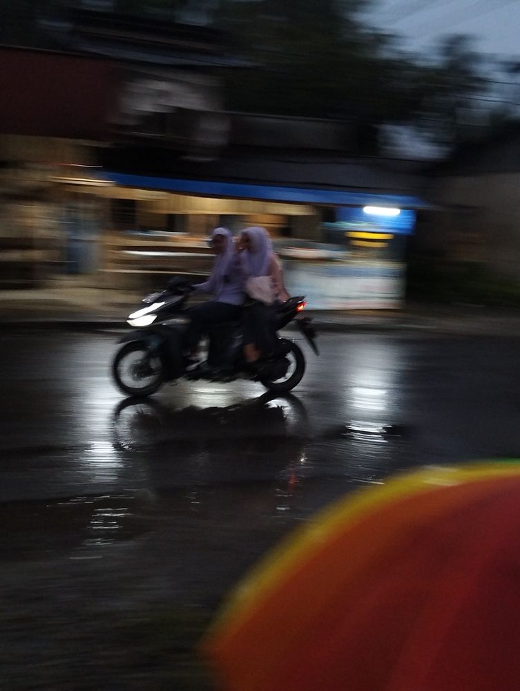 Crossing in Rainy