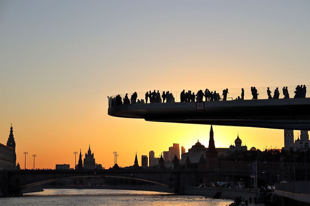 Утомленное солнце.