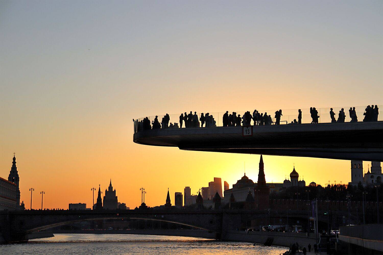 Утомленное солнце.