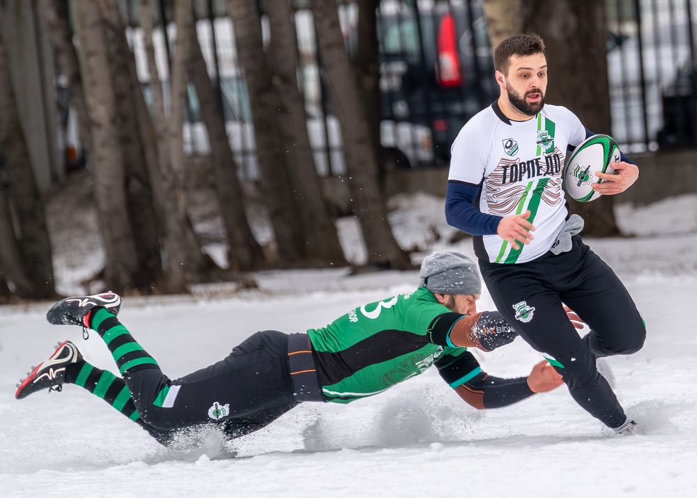 Snow rugby