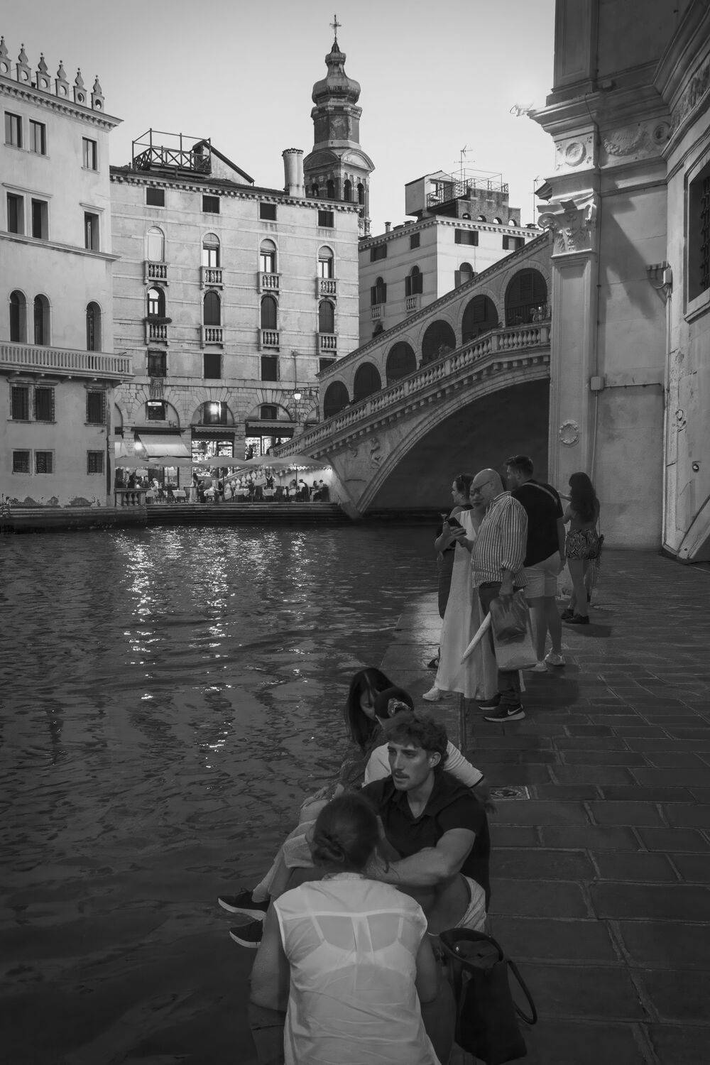 Rialto, interior evening