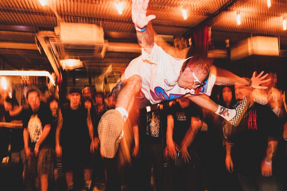 Mid-Air in the Pit