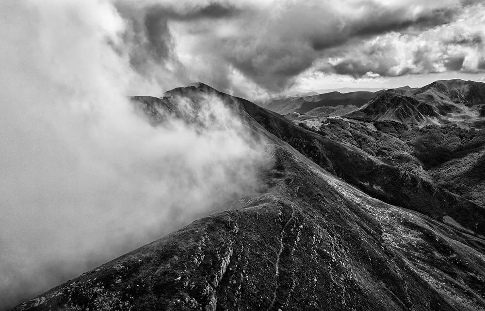 Clouds on the Apennine ridge