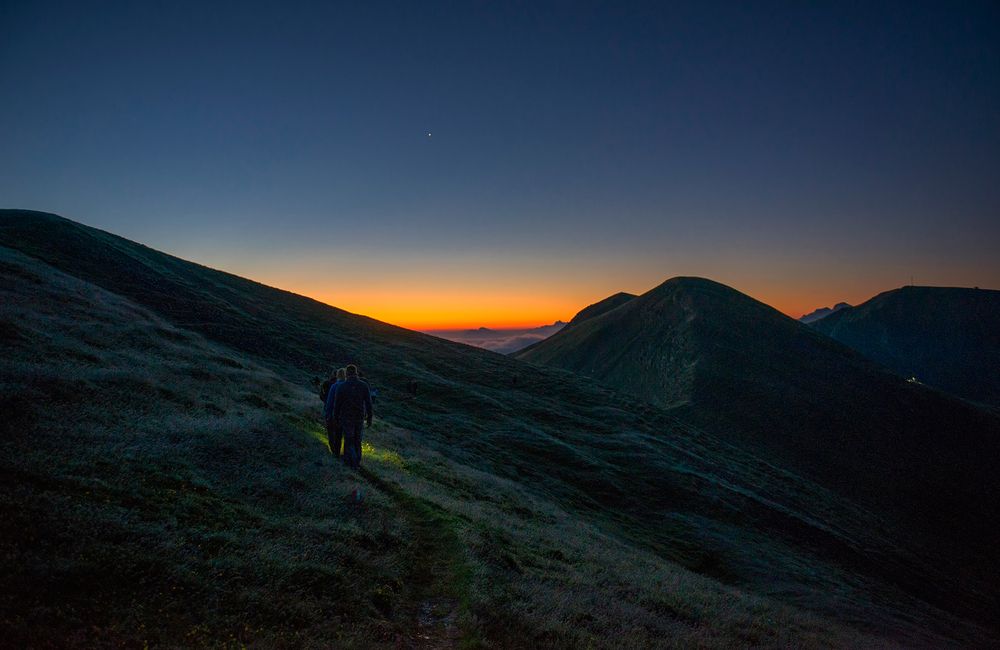 Waiting for dawn in the Dolomites