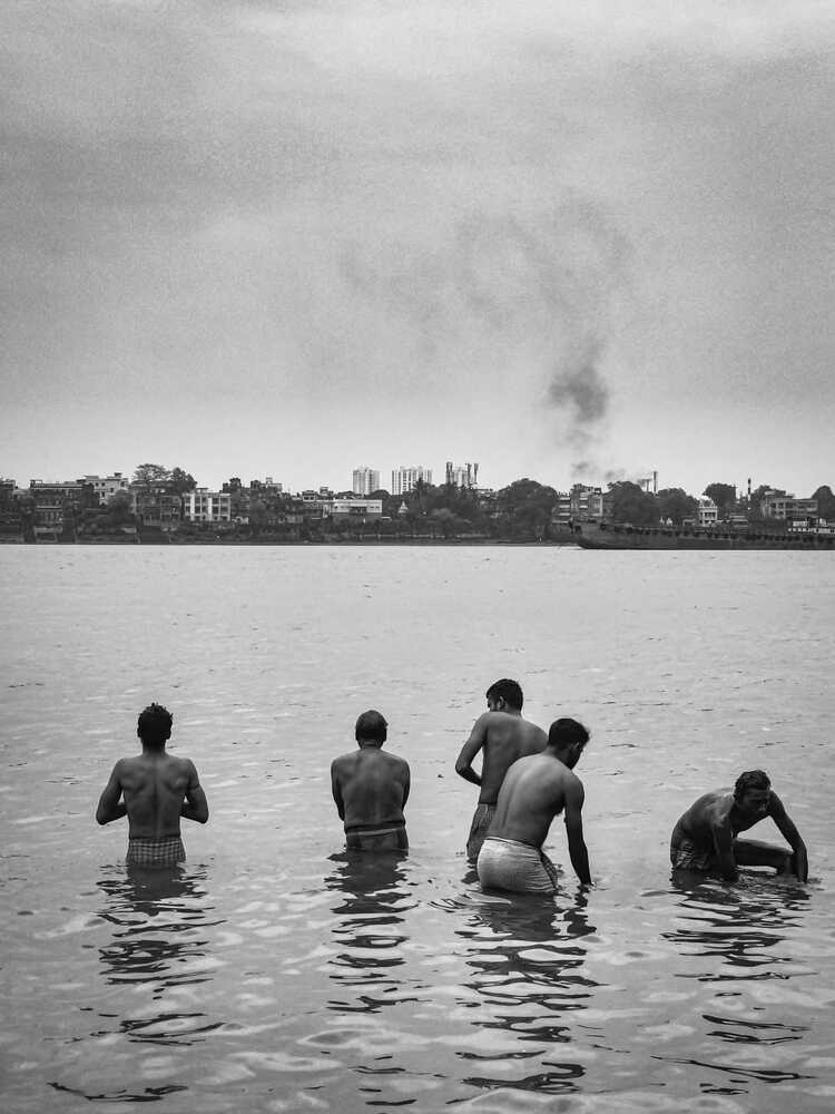 “Silent Rituals by the Water”