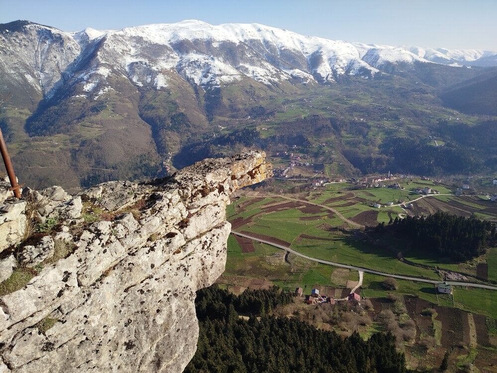 Dramatic Rock Promontory Overlooking the Trabzon Highlands