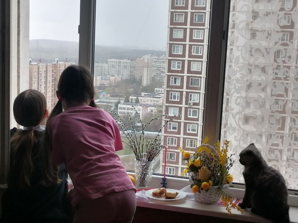 Вид из окна, на пасху.