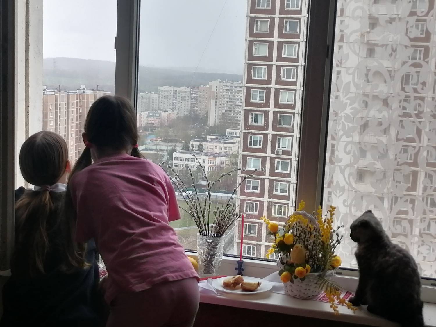 Вид из окна, на пасху.