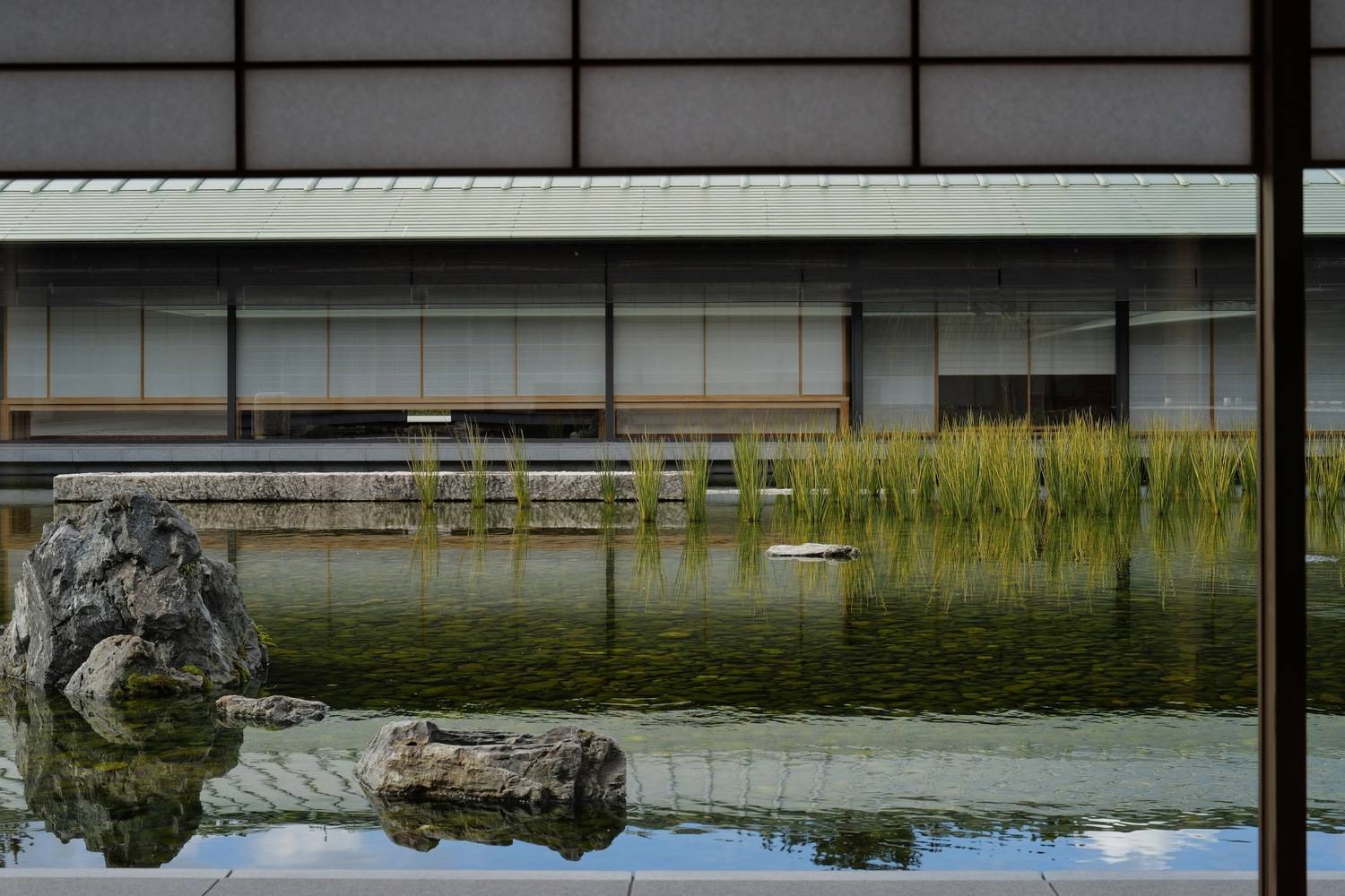 Unity of Garden and Room