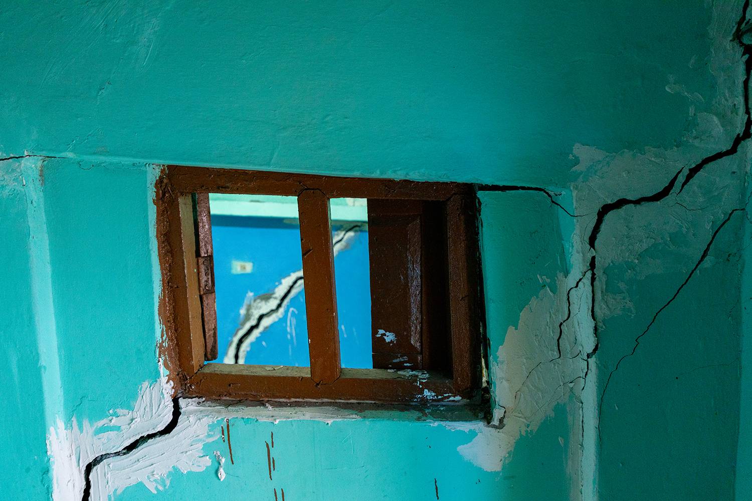 A window of no hope