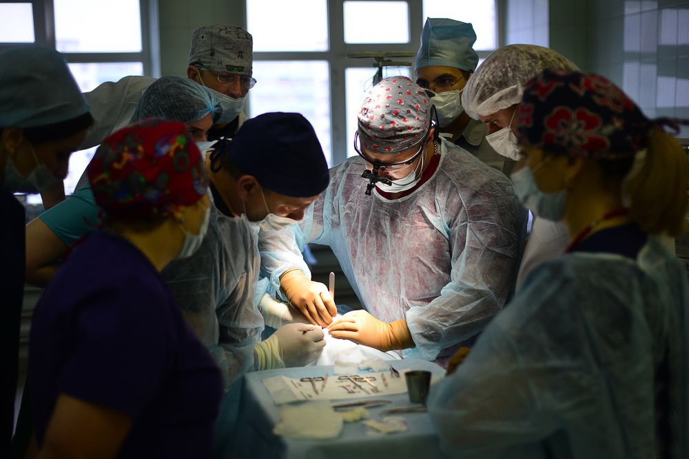 Наблюдая за работой мастера