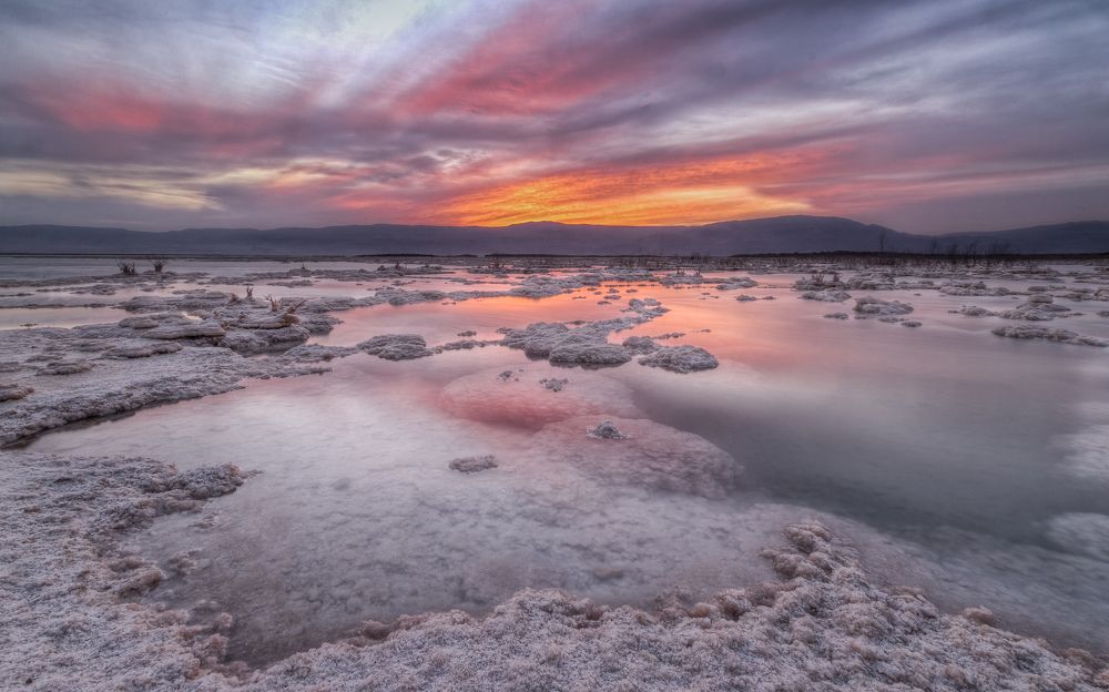 Рассвет на Мертвом море